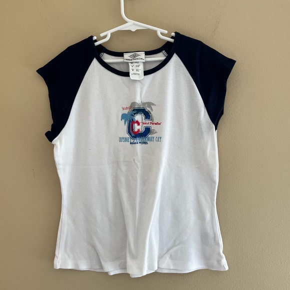🔷DISNEY CRUISE LINE: Girl size M, Castaway Cay theme short sleeve t-shirt🔷 - Picture 2 of 10